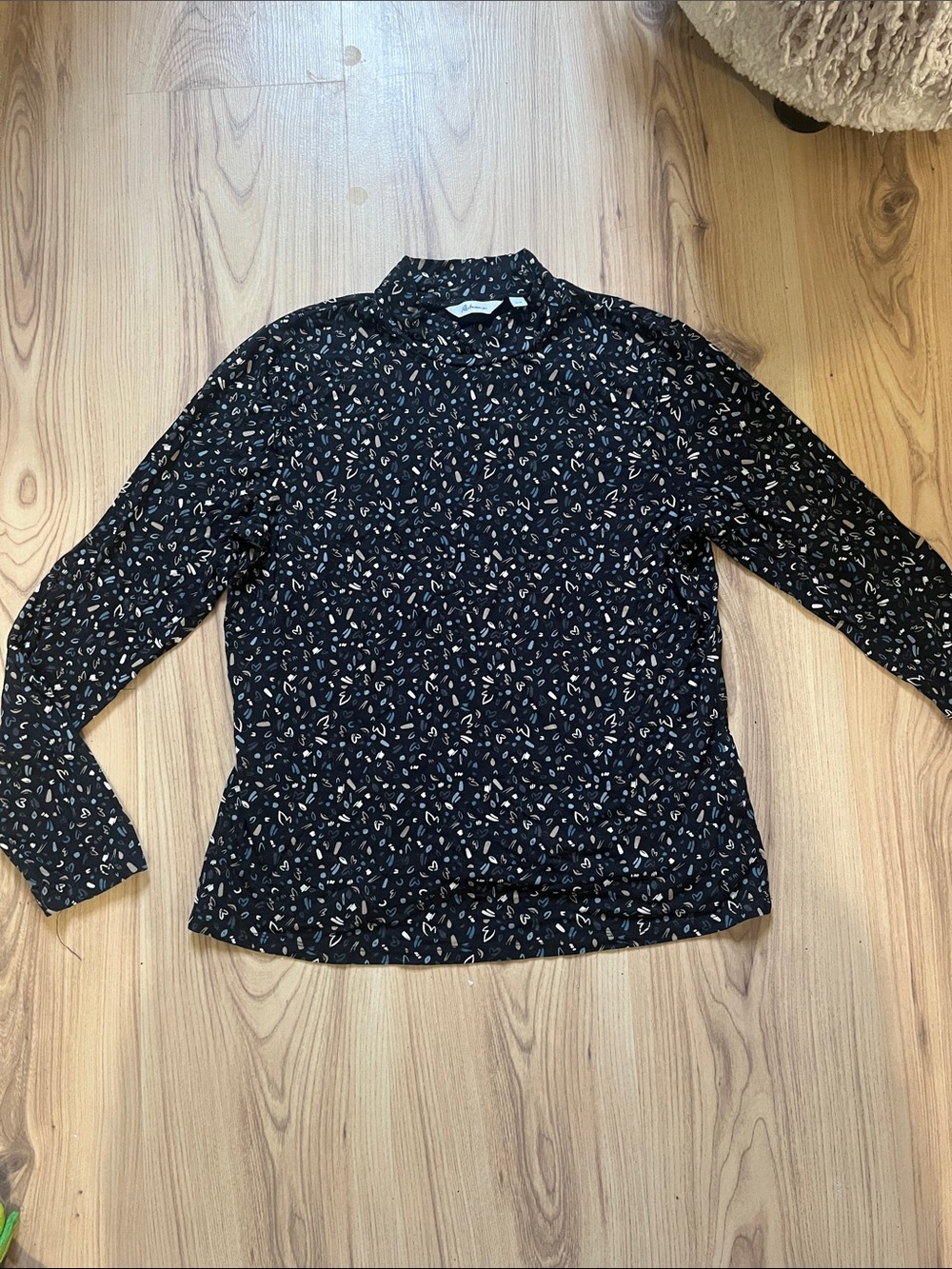 Reitmans Black Long-Sleeve Printed Button Down Blouse